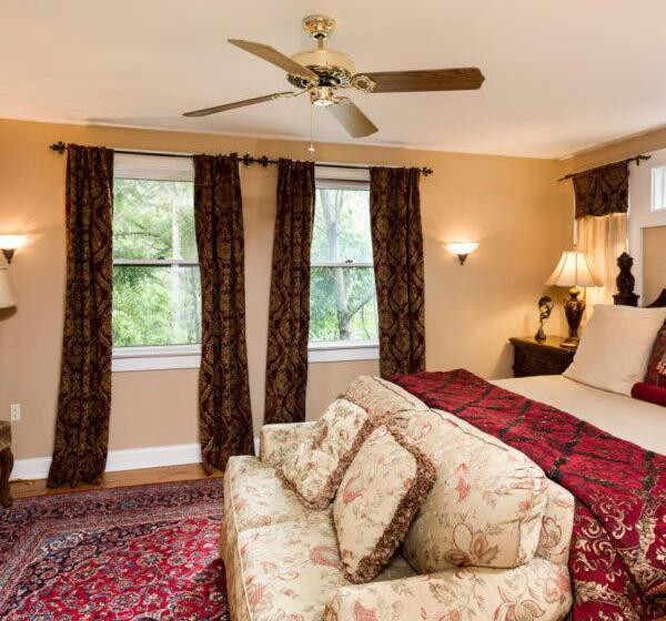 Номер Deluxe Кровать Кинг, Cedar Crest Inn