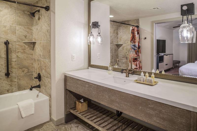 Люкс Superior 2 Спальни, Cliffrose Springdale, Curio Collection By Hilton