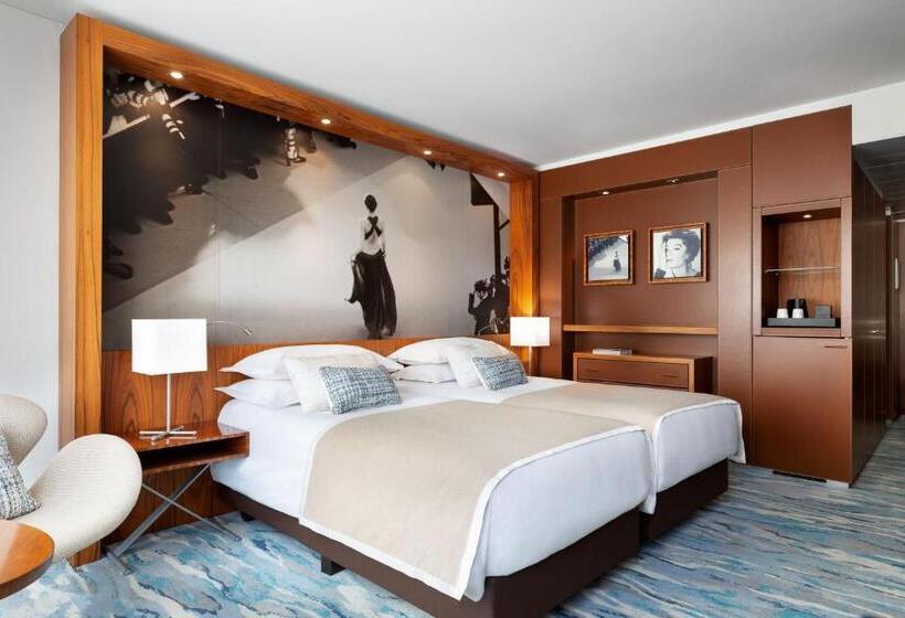 디럭스 룸 측면 바다 전망, Jw Marriott Cannes
