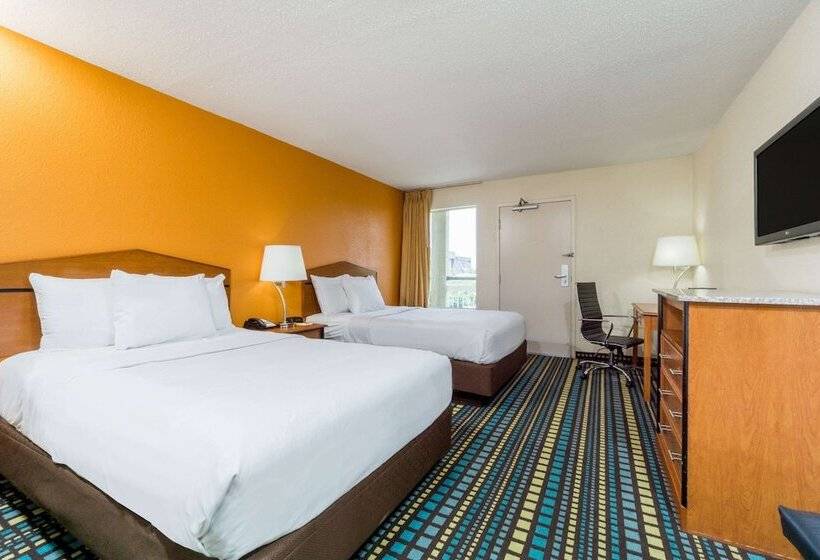 Номер Стандарт 2 Двуспальные Кровати, Days Inn By Wyndham Florence Cincinnati Area
