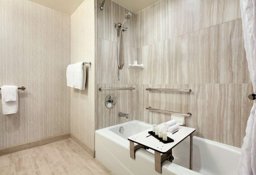 Люкс, Embassy Suites By Hilton Brea North Orange County