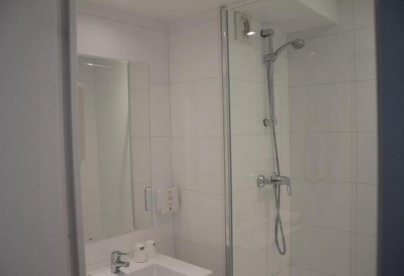 Номер Стандарт, Adonis Cannes Hôtel Thomas