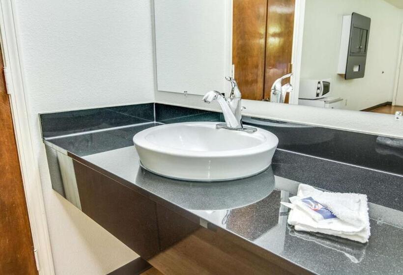 Номер Deluxe Кровать Кинг, Motel 6longview, Tx  North