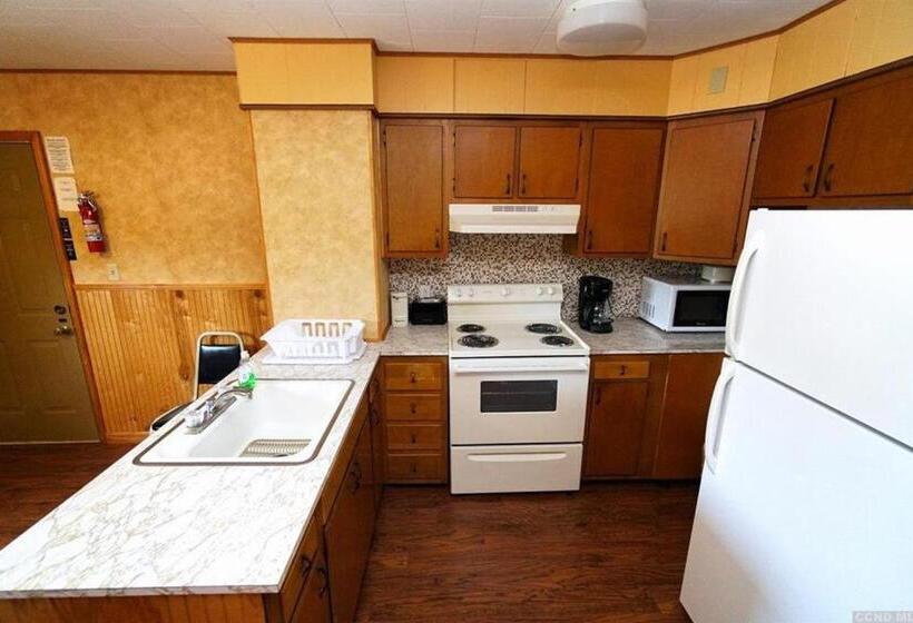Люкс 2 Спальни, Red Ranch Inn