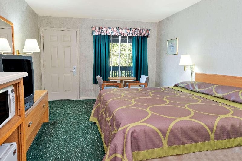 Standaardkamer met Kingsize Bed Aangepast voor Gehandicapten, Super 8 By Wyndham Auburn