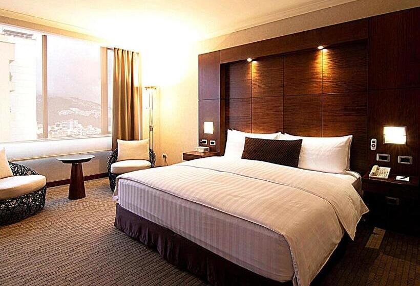 이그제큐티브 스위트 킹침대, Swissotel Quito