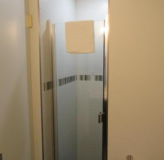 스탠다드 룸 더블 침대 2개, Waikiki Central Hotel   No Resort Fees