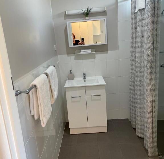 스탠다드 룸 더블 침대 2개, Camperdown Cascade Motel