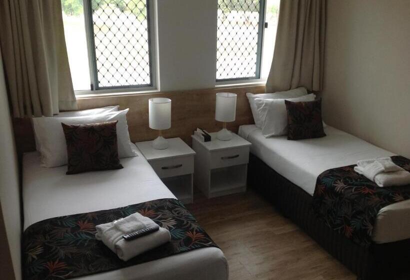 Номер Deluxe, Castle Crest Motel