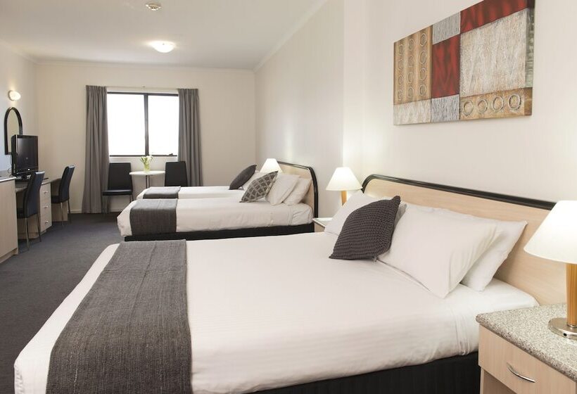 Quarto Familiar, Adelaide Riviera