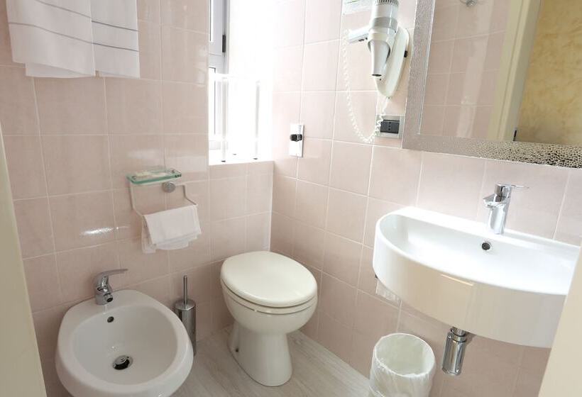 اتاق استاندارد, Piacenza