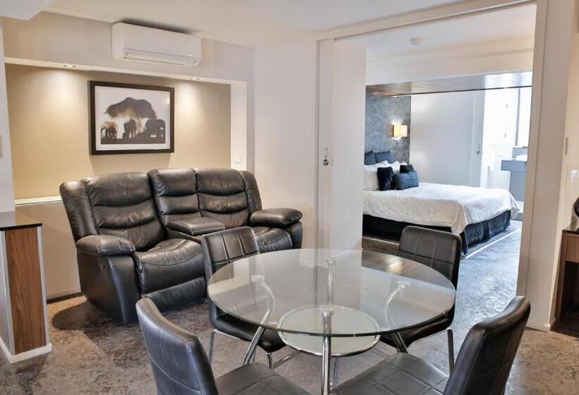 스위트 킹사이즈 침대, Central Park Motel