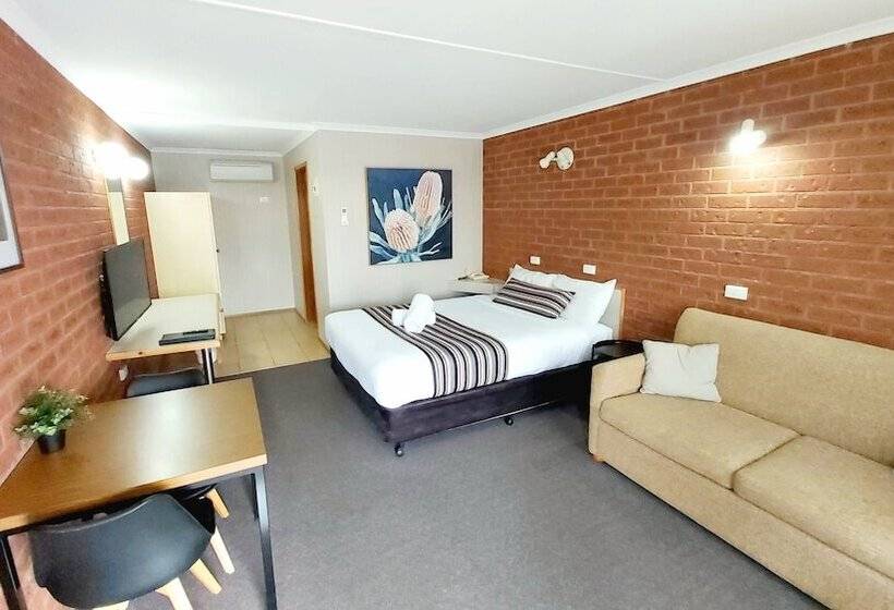 Номер Стандарт, Country Mile Motor Inn