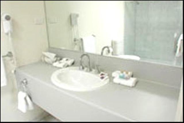 اتاق خانوادگی, Hume Villa Motor Inn