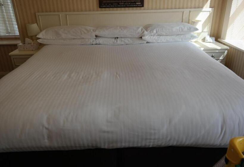 اتاق خانوادگی, Celebrity Bournemouth East Cliff By Villare Hotels