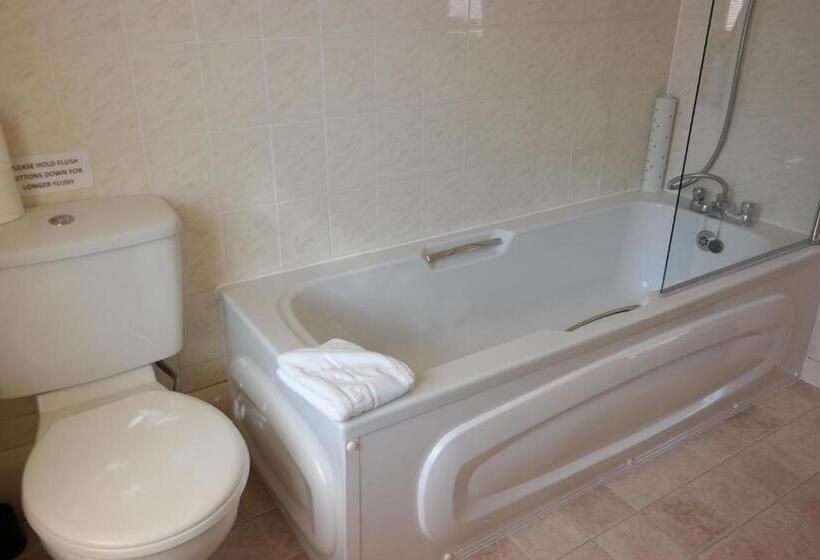 اتاق خانوادگی, Celebrity Bournemouth East Cliff By Villare Hotels