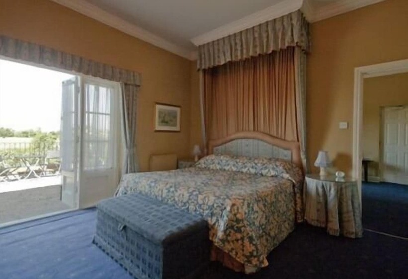 Номер Стандарт, Corse Lawn House