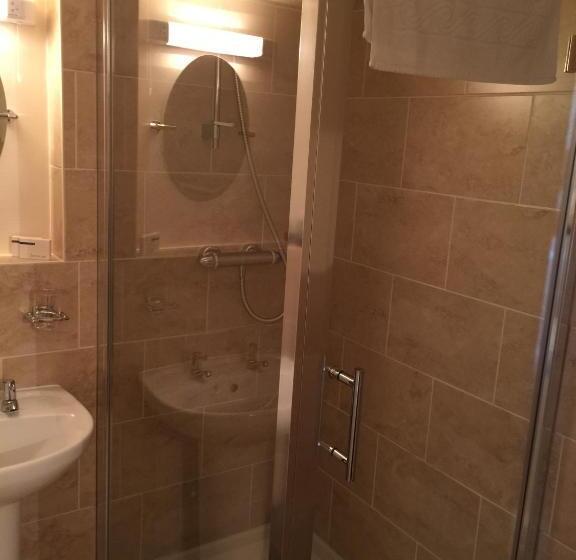 Номер Стандарт, Greyhound Country Inn