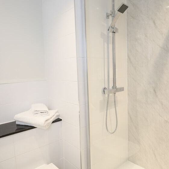 Номер Deluxe, The Victoria Hotel Manchester By Compass Hospitality