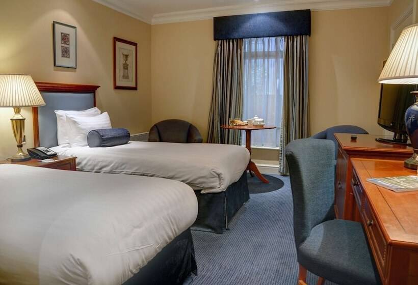 غرفة عائلية, Manor Hotel Solihull, Signature Collection