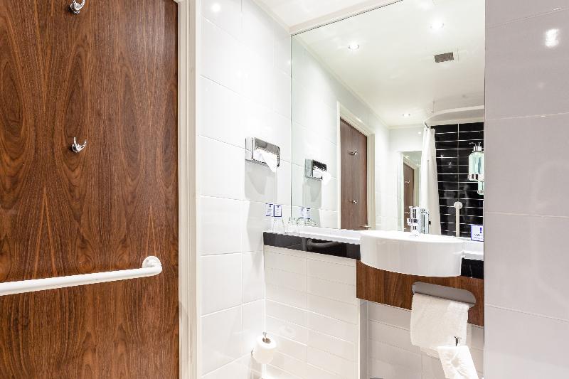 Номер Стандарт Адаптированный для Инвалидов, Holiday Inn Express Edinburgh Airport, An Ihg