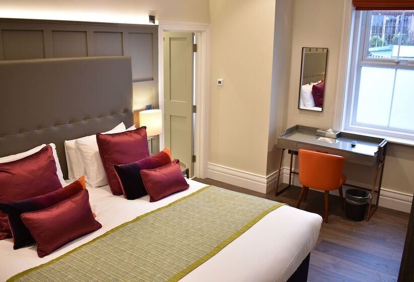 سوییت با چشم‌انداز دریا, The Hermitage Hotel   Oceana Collection