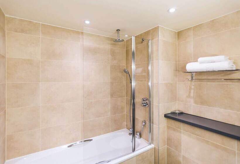 Номер Престиж, Mercure Dartford Brands Hatch Hotel & Spa