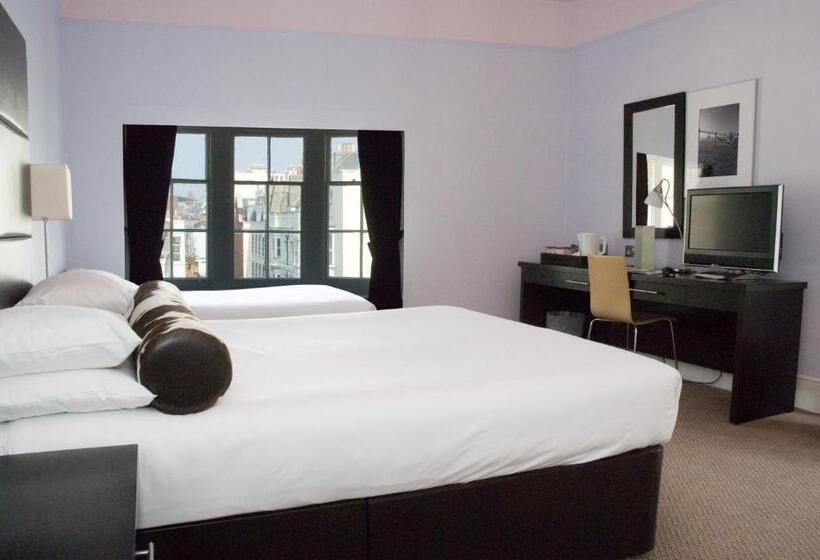 Номер Стандарт Трехместный, Queens Hotel & Spa