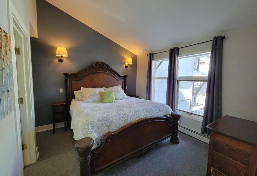 キングサイズベッドのスイートルーム, The Georgetown Inn