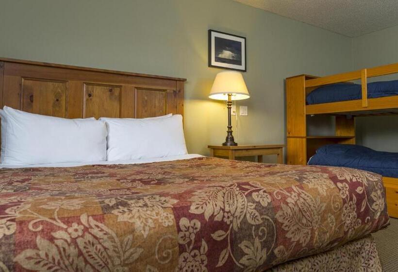 Семейный Номер, Red Tree Lodge
