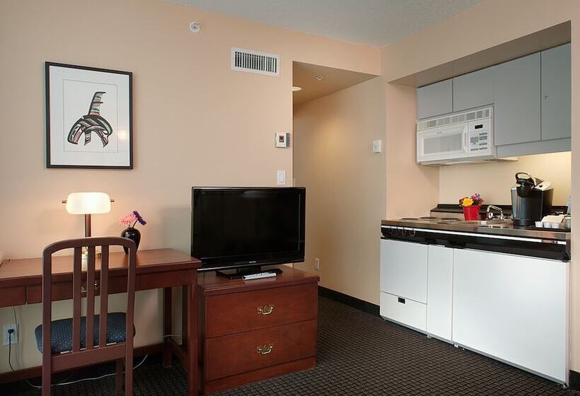 デラックススイート, Rosedale On Robson Suite