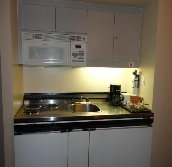 デラックススイート, Rosedale On Robson Suite