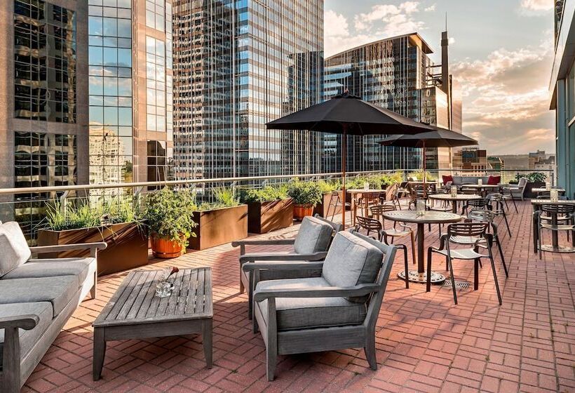 クラブスイート, Sheraton Suites Calgary Eau Claire