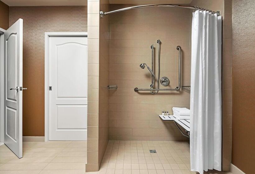クラブスイート, Sheraton Suites Calgary Eau Claire