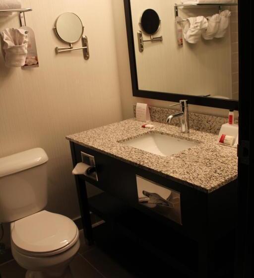Номер Executive Кровать Кинг, Ramada Plaza By Wyndham Regina Downtown