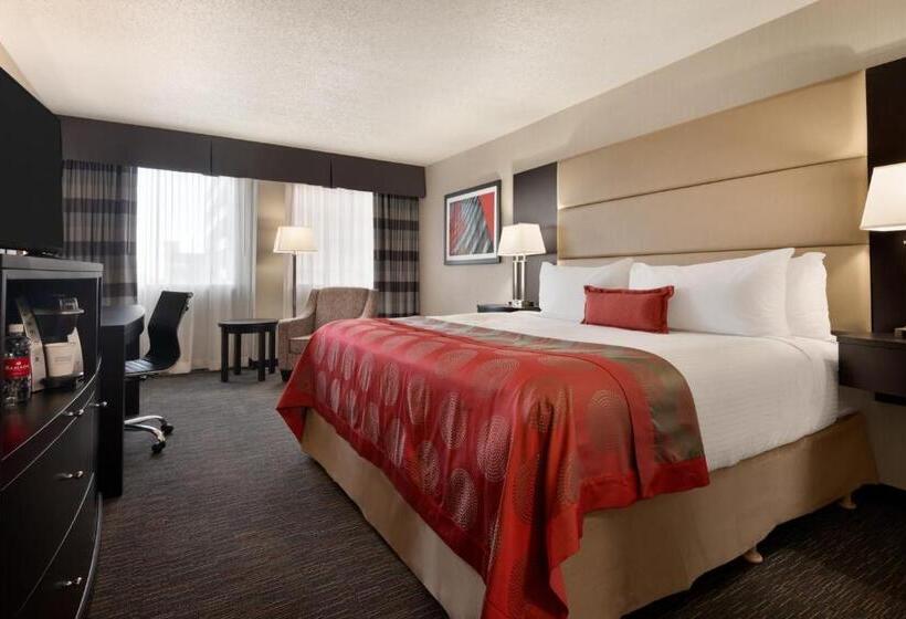 Номер Executive Кровать Кинг, Ramada Plaza By Wyndham Regina Downtown