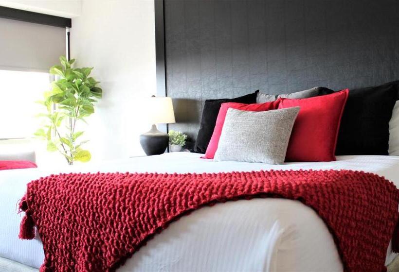 Пентхаус Люкс, Ramada Plaza By Wyndham Regina Downtown