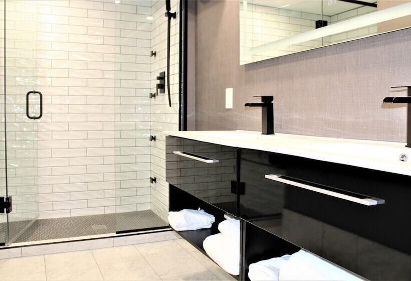 Пентхаус Люкс, Ramada Plaza By Wyndham Regina Downtown