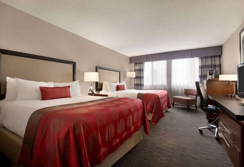 Номер Superior, Ramada Plaza By Wyndham Regina Downtown
