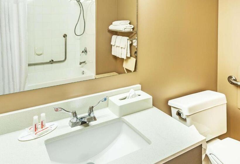 身障者適用スタンダードルーム, Super 8 By Wyndham Calgary/airport