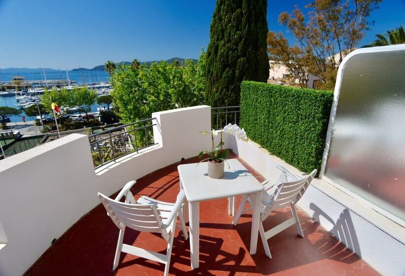 Классический Номер Вид на Сад, Auberge De La Calanque