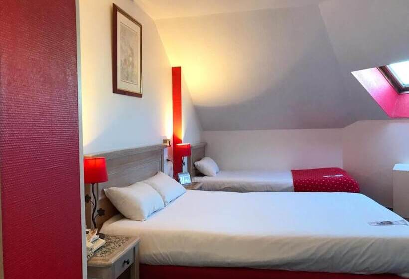 Номер Стандарт Трехместный, Brit Hotel Aux Sacres Reims Centre