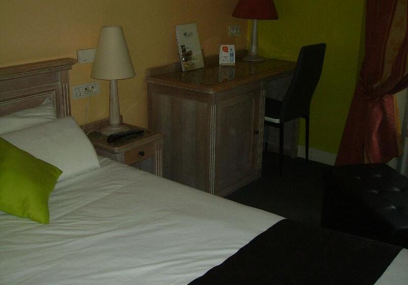 Номер Стандарт Индивидуальный, Brit Hotel Aux Sacres Reims Centre