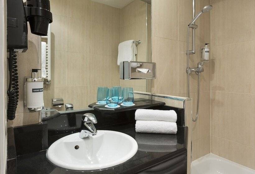 Quarto Estandar, Paris Opera Affiliated By Melia