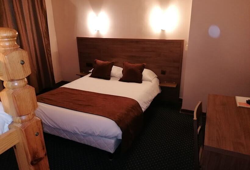 Номер Стандарт Трехместный, Logis Hôtel Saint Jacques