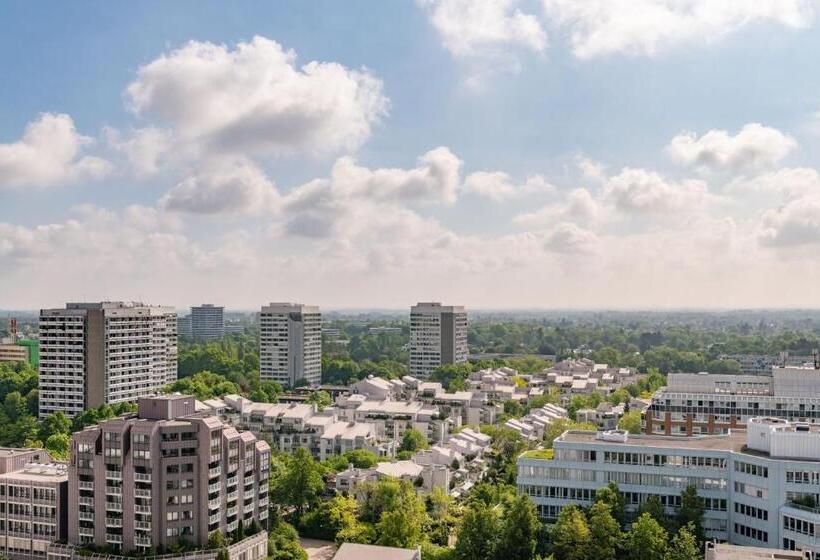 Номер Superior Кровать Кинг, Four Points By Sheraton Munich Arabellapark