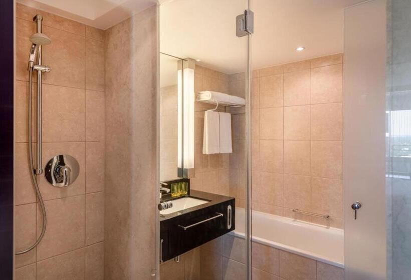 Люкс Deluxe 2 Спальни, Four Points By Sheraton Munich Arabellapark