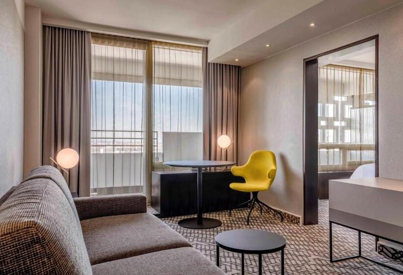 Полулюкс Кровать Кинг, Four Points By Sheraton Munich Arabellapark