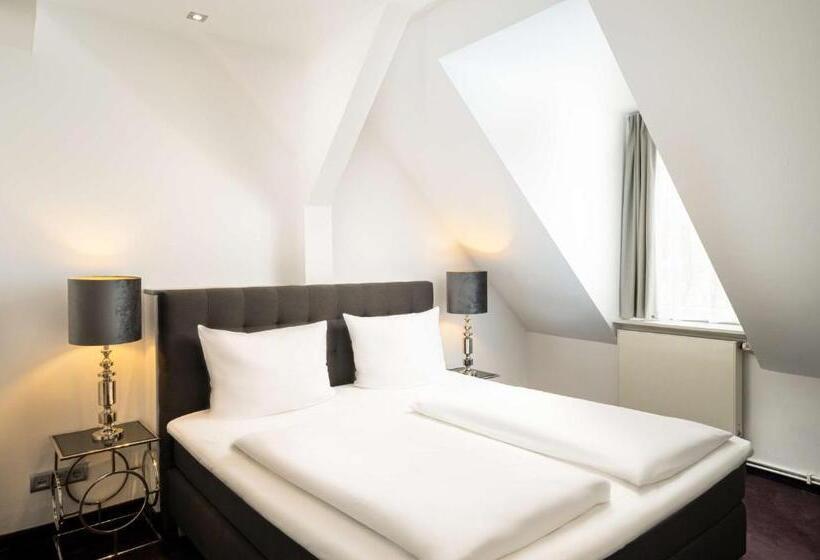 Полулюкс, Elaya Hotel Hannover City