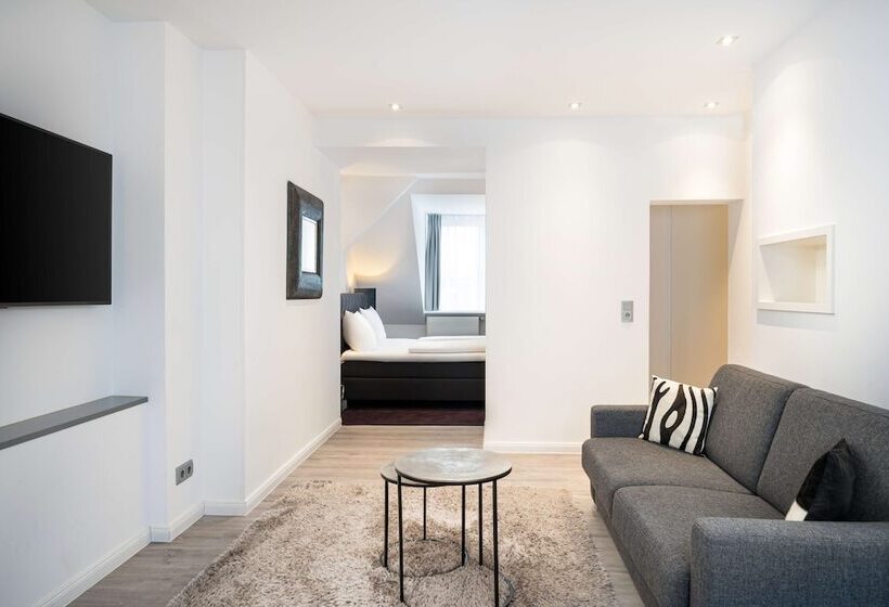 Полулюкс, Elaya Hotel Hannover City